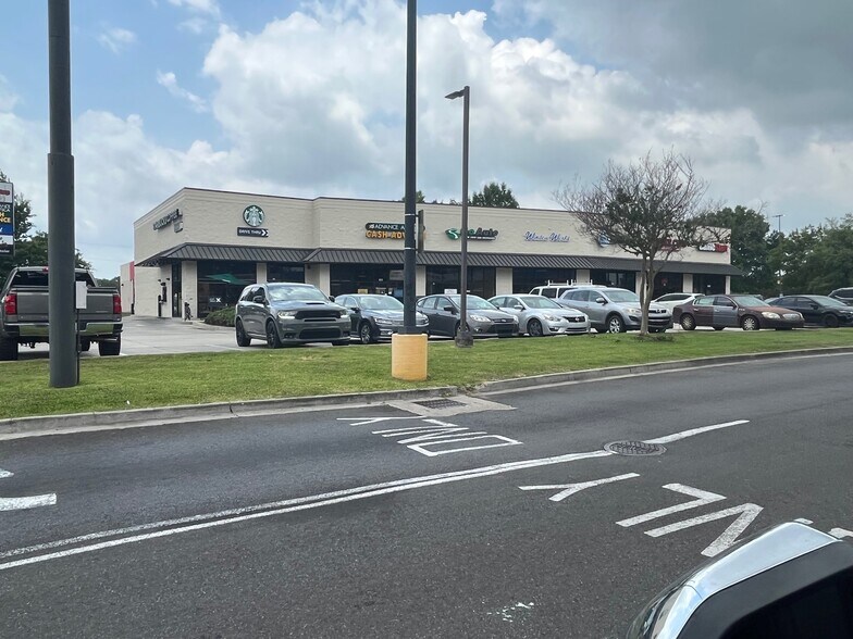More Photos Of 3148 Ambassador Caffery Pky, Lafayette Storefront For Lease