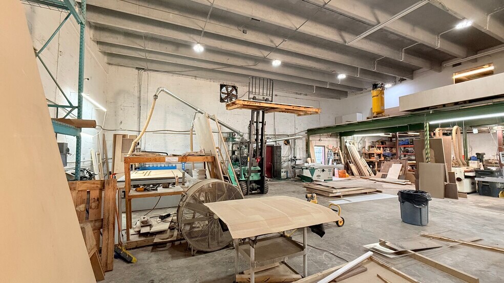 More Photos Of 8497-8499 NW 54th St, Doral Warehouse For Sale