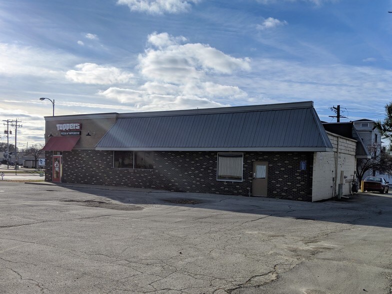 More Photos Of 486 Main Ave, De Pere Freestanding For Sale