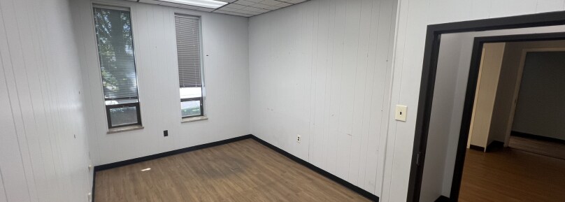 More Photos Of 2331 Millpark Dr, Maryland Heights Warehouse For Lease