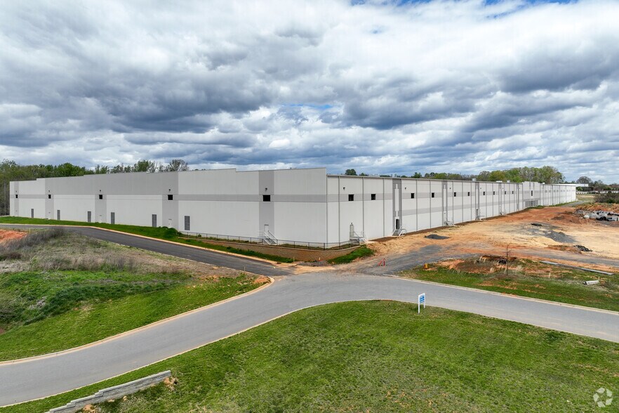 More Photos Of 134 Gildan Drive, Mocksville Manufacturing For Lease