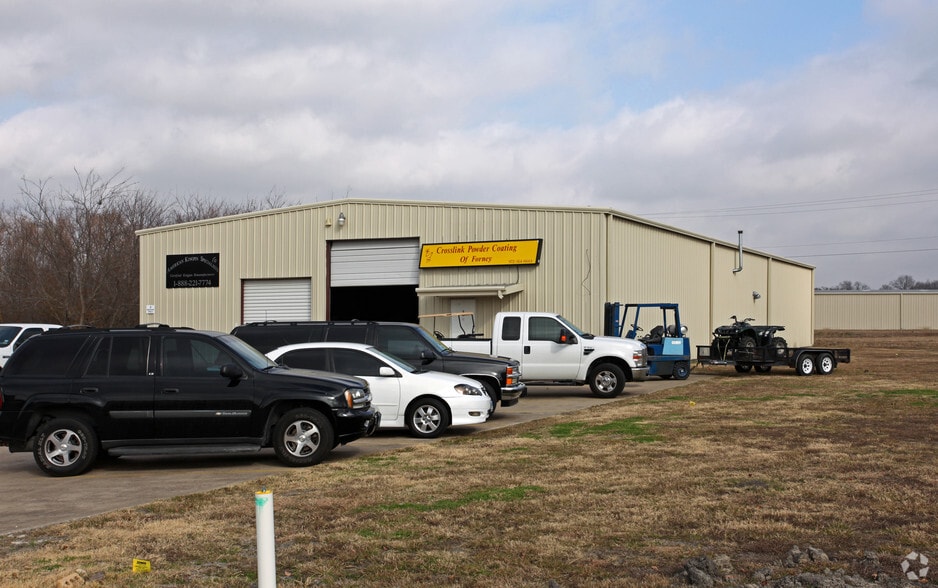 Primary Photo Of 5 Mustang Cir, Forney Warehouse For Lease