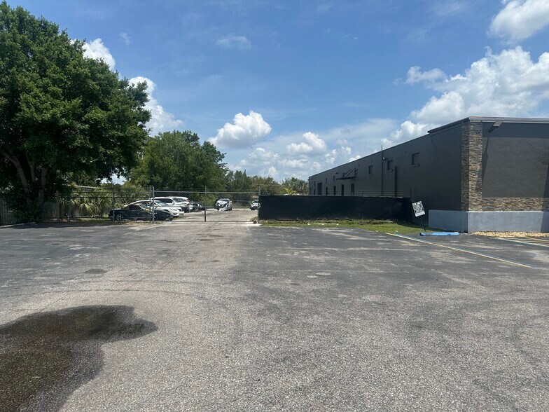 More Photos Of 1011 W Lancaster Rd, Orlando General Retail For Sale