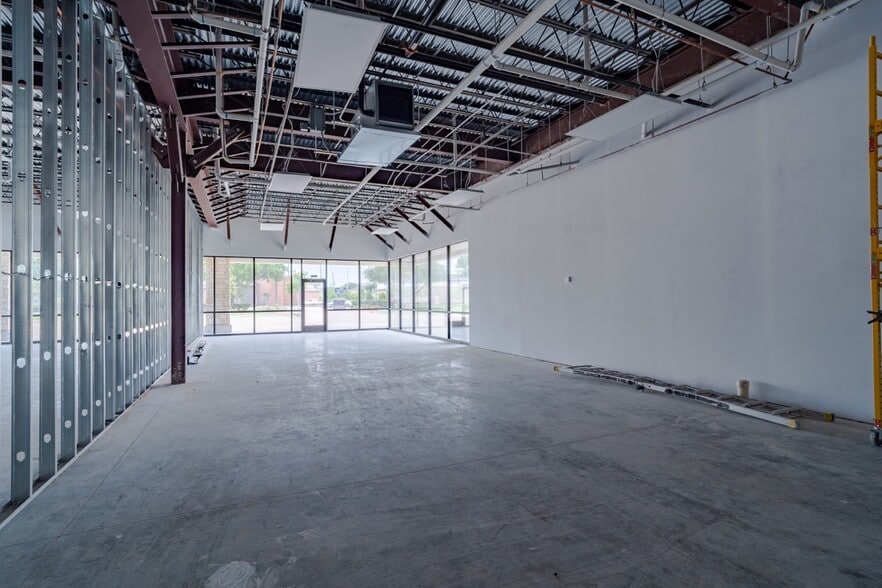 More Photos Of 4899 Highway 6, Missouri City Storefront Retail Office For Lease