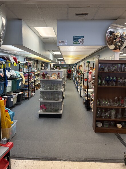 More Photos Of 6515 Rising Sun Ave, Philadelphia Storefront Retail Residential For Lease