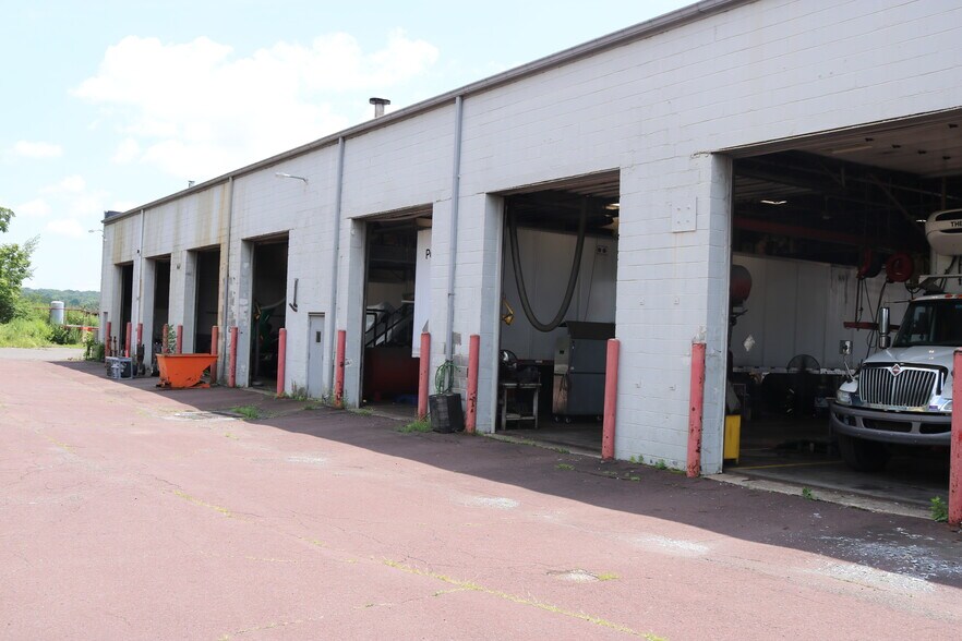 More Photos Of 2703 Geryville Pike, Pennsburg Warehouse For Sale