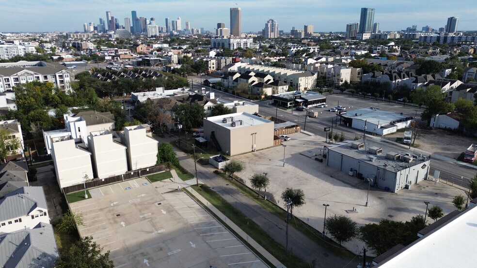 More Photos Of 5316 Washington Ave, Houston Bar For Lease