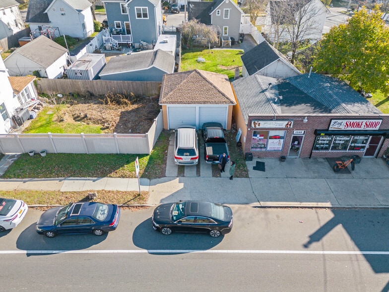 Primary Photo Of 1544-1556 Union Blvd, Bay Shore Storefront Retail Residential For Lease