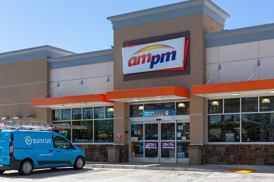 Primary Photo Of 712 Lewelling Blvd, San Leandro Service Station For Sale