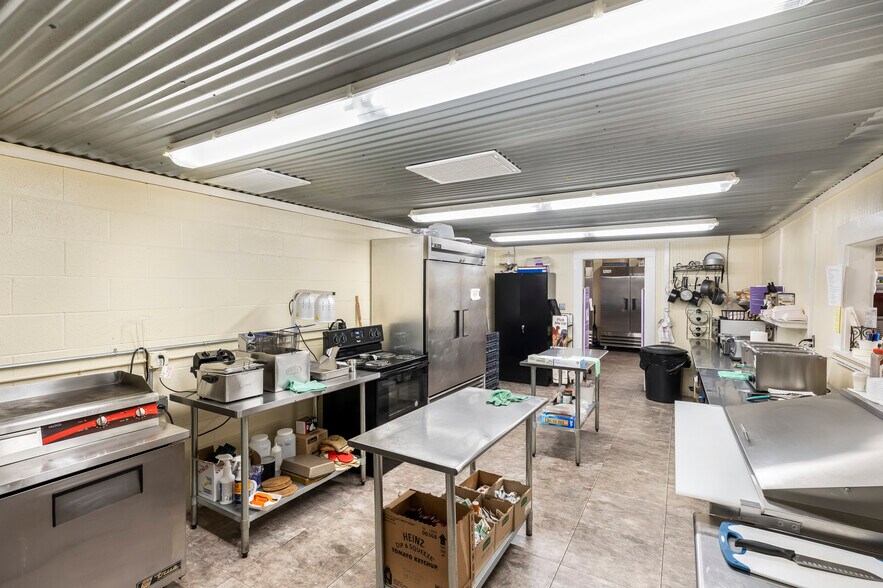 More Photos Of 1008 N Main St, China Grove Warehouse For Sale