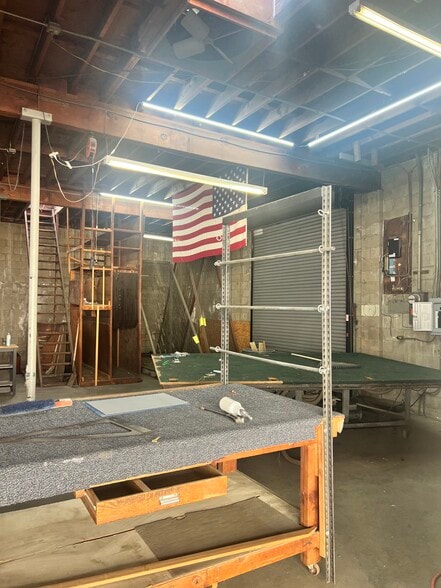 More Photos Of 702 W Anaheim St, Wilmington General Retail For Sale