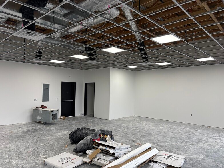 More Photos Of 9707 St Thomas dr, Pasco General Retail For Lease