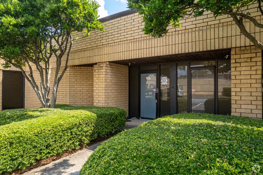 More Photos Of 4025 Pleasantdale Rd, Doraville Light Distribution For Lease
