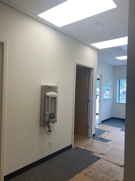 More Photos Of 1320 Lincoln Ave, Holbrook Warehouse For Lease