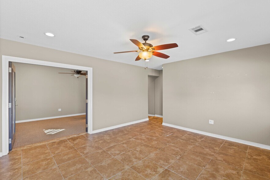 More Photos Of 1618 Callaway Dr, Alvin Warehouse For Lease