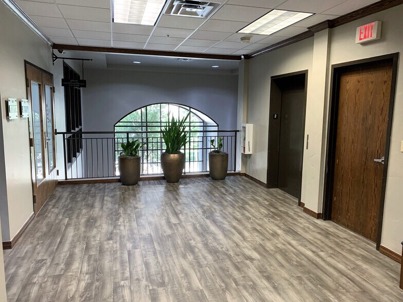 More Photos Of 612-620 N Robinson Ave, Oklahoma City Office For Lease