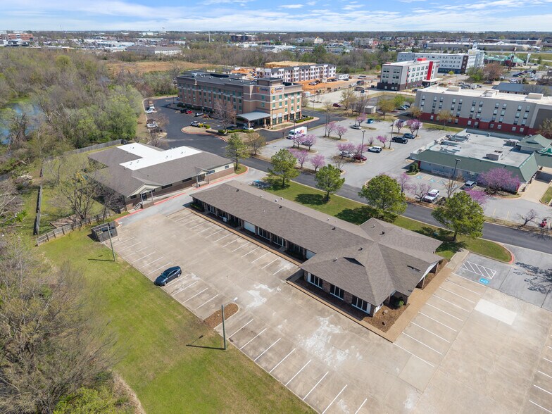 More Photos Of 2003 SE Walton Blvd, Bentonville Unknown For Lease