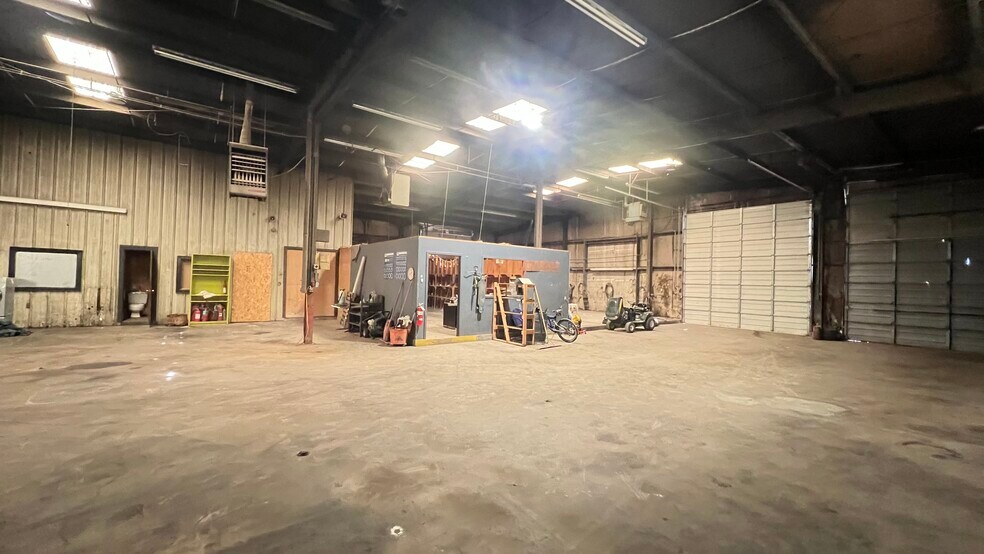 More Photos Of 3801 SE 22nd Ave, Amarillo Warehouse For Sale