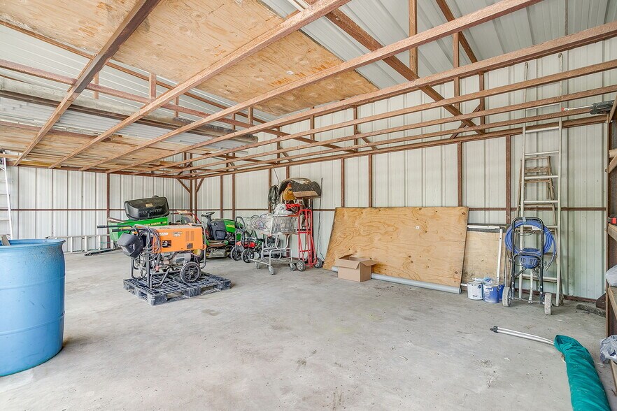 More Photos Of 1600 FM 3433, Newark Warehouse For Sale