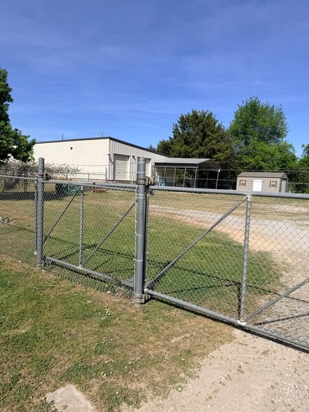 More Photos Of 152 Bo Cole Rd NW, Huntsville Office Residential For Lease