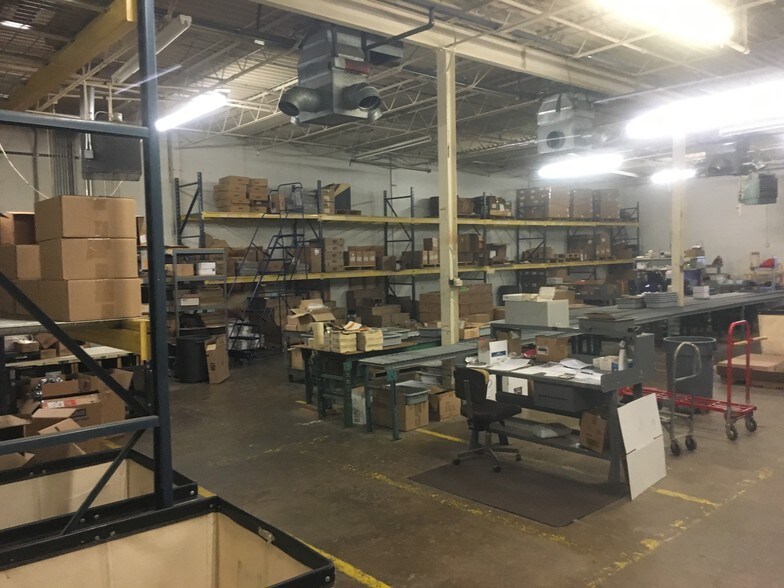 More Photos Of 3600 Regal Blvd, Memphis Showroom For Lease