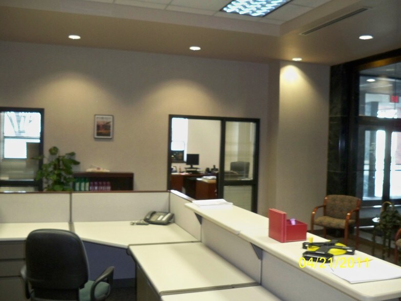 More Photos Of 801 State St, Erie Bank For Lease