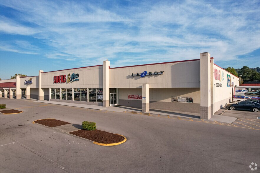 More Photos Of 7108-7202 Maynardville Pike, Knoxville General Retail For Lease
