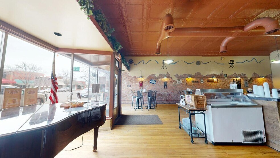 More Photos Of 316 N Center Ave, Hardin Specialty For Sale