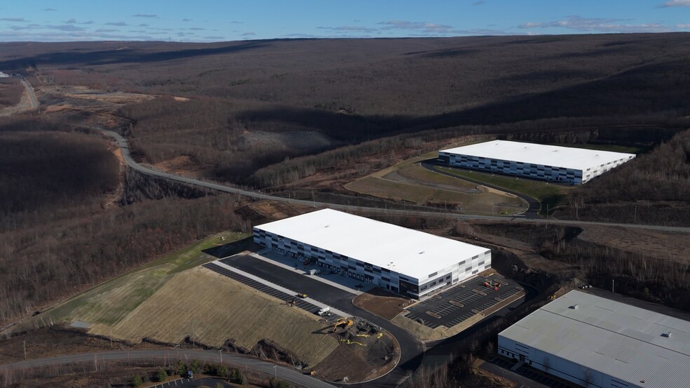 More Photos Of Alberigi Dr, Jessup Distribution For Lease