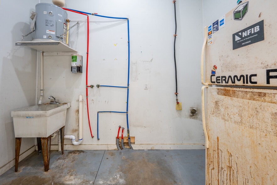 More Photos Of 4907 State Route 982, Latrobe Auto Repair For Sale