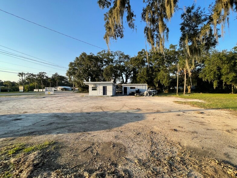 More Photos Of 830 S Main St, Wildwood Auto Dealership For Sale