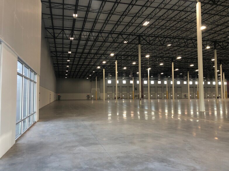 More Photos Of 222 Morgan Ln, York Warehouse For Sale