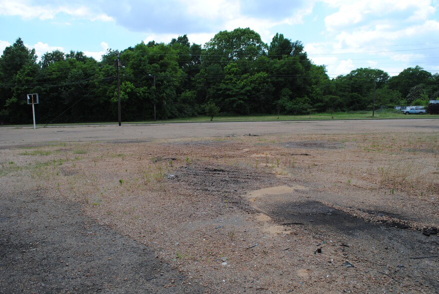 More Photos Of 2600 Medgar Evers Blvd, Jackson Auto Repair For Sale