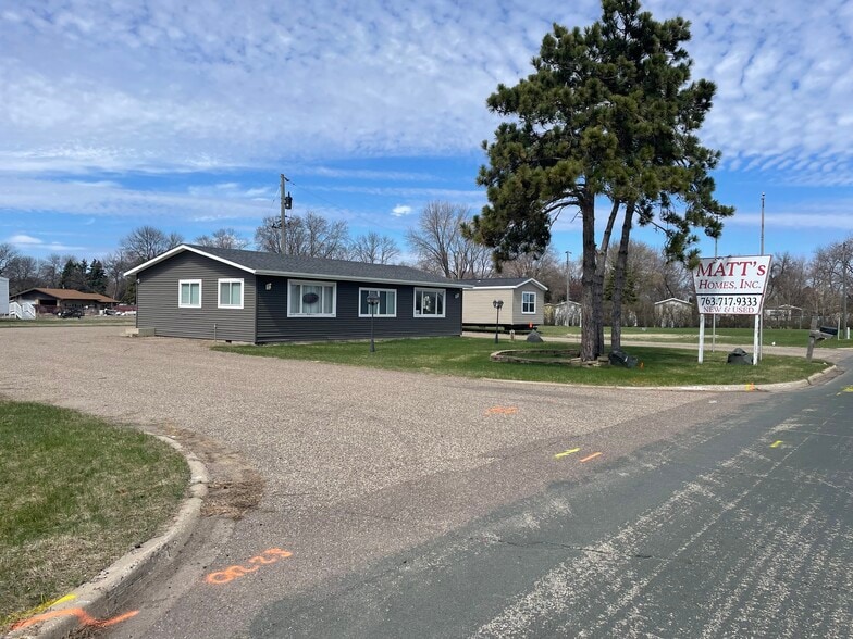 More Photos Of 9550 NE Central Ave, Blaine General Retail For Sale