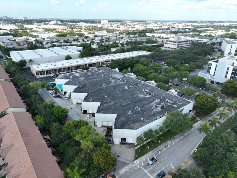 More Photos Of 10400 NW 33rd St, Miami Warehouse For Lease