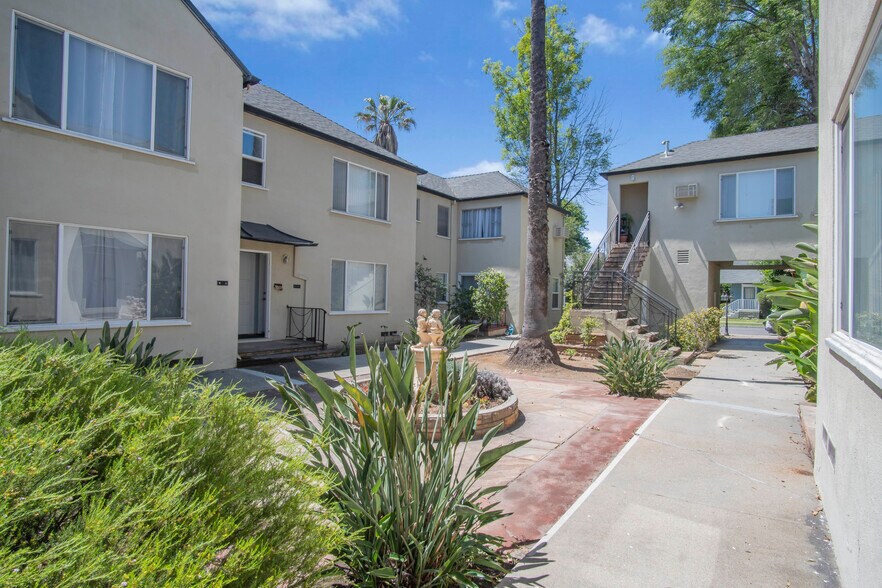 More Photos Of 130 S Michigan Ave, Pasadena Apartments For Sale