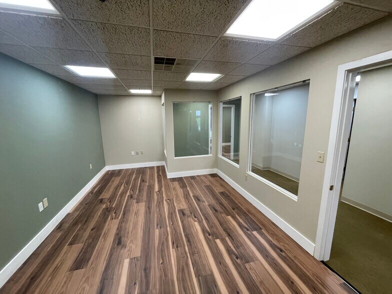 More Photos Of 871 Turnpike St, North Andover Office For Lease