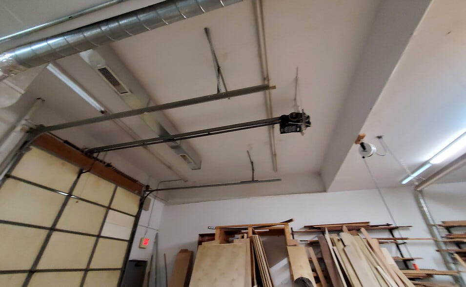 More Photos Of 127-135 NW Van Buren St, Topeka Warehouse For Sale