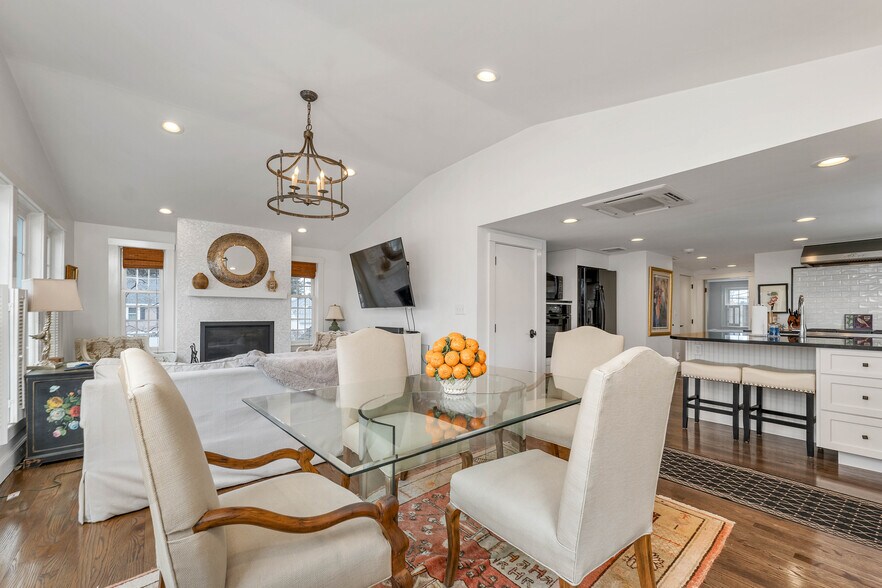 More Photos Of 205 Chelmsford St, Chelmsford Office Residential For Sale