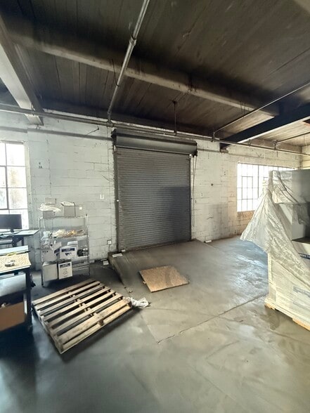 More Photos Of 220 E 14th Ave, North Kansas City Distribution For Lease