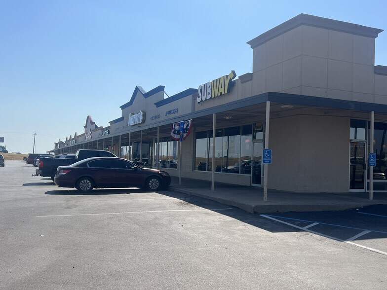 More Photos Of 4109 Hillcrest Plz, Vernon Unknown For Lease