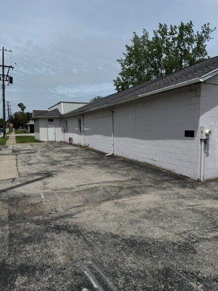 More Photos Of 321 E Adrian St, Blissfield Auto Repair For Sale