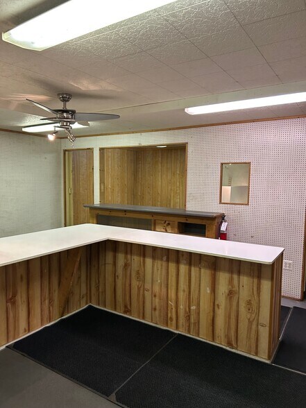 More Photos Of 22 Enterprise Ct, Fredericksburg Warehouse For Lease