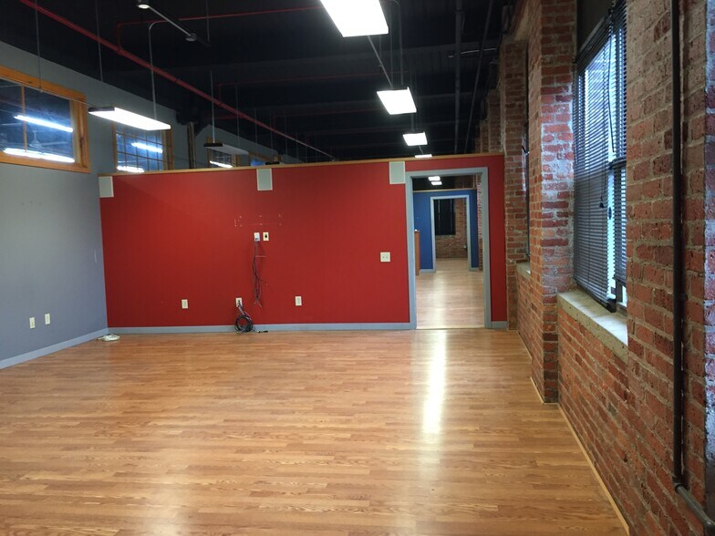 More Photos Of Bastian St, Rochester Light Distribution For Lease