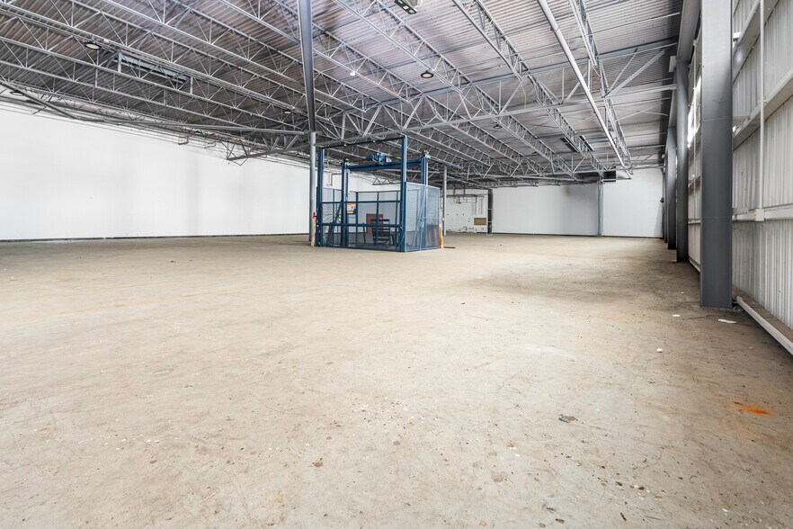 More Photos Of 3501 Jourdan Rd, New Orleans Distribution For Lease
