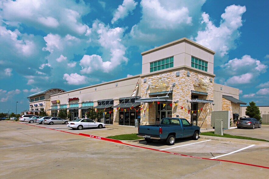 More Photos Of 642 Uptown Blvd, Cedar Hill Storefront Retail Office For Lease