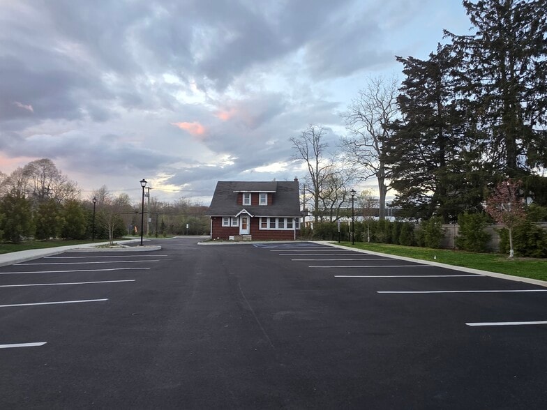 More Photos Of 420 Townline Rd, Hauppauge Office For Sale