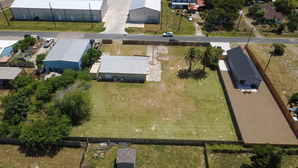 More Photos Of 630 Claride St, Corpus Christi Flex For Sale