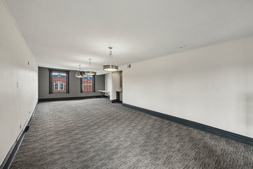More Photos Of 110 Clarence St, Ottawa Office For Lease