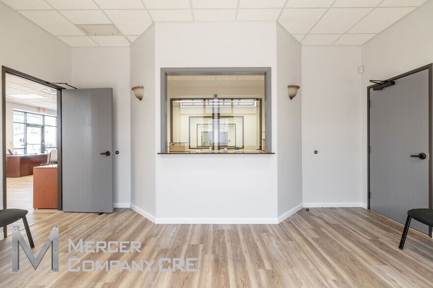 More Photos Of 4920 W I-40 Service Rd, Oklahoma City Showroom For Lease